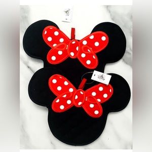 NWT Set of 2 Minnie Mouse Potholders Oven Mitts Kitchen Pot Holder Disney Parks